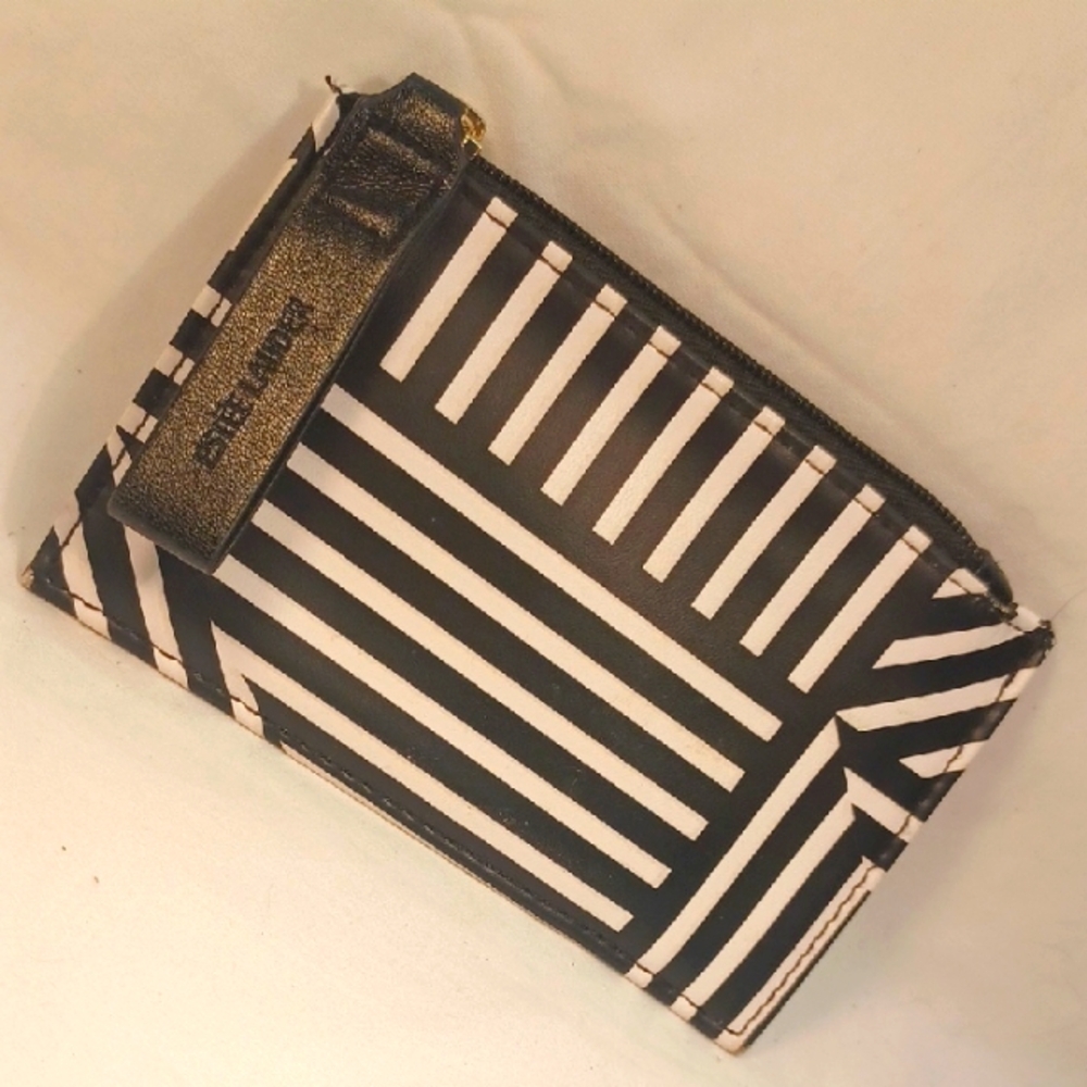 Estee Lauder Black and White Striped Pouch. Excellent Condition ❤️